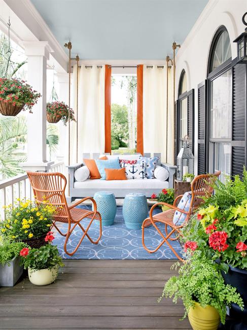 4 Gorgeous Ways To Personalize Your Front Entrance