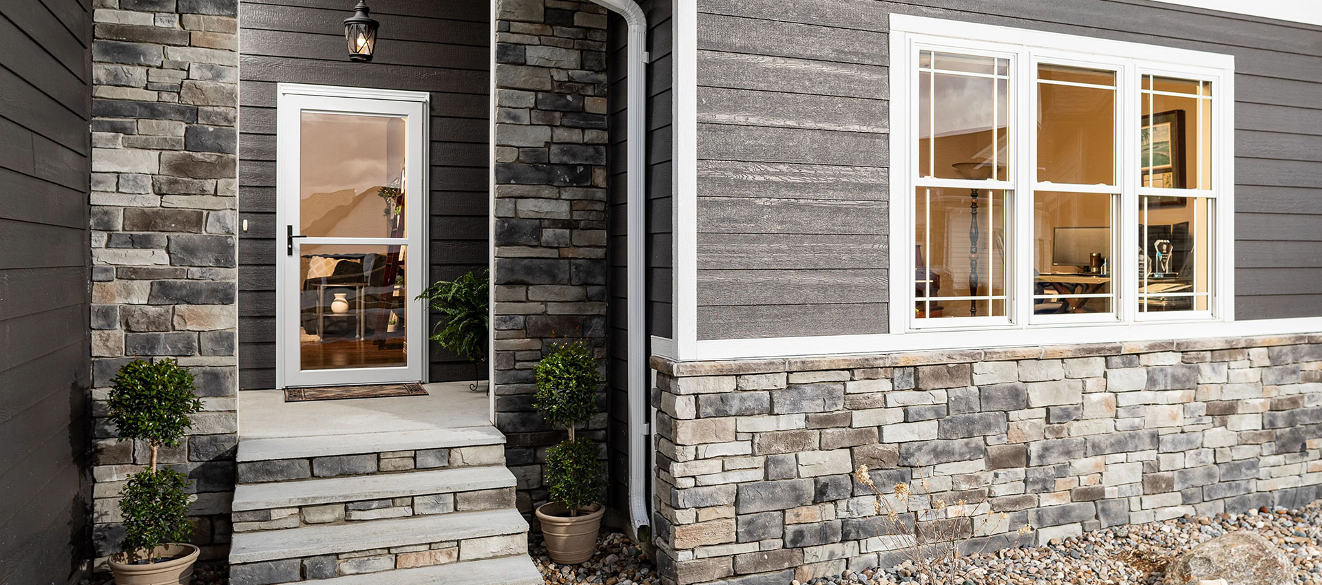 PlatinumRS_whitelinen_grayhouse